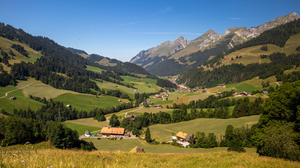 Obraz premium swiss village on the valley
