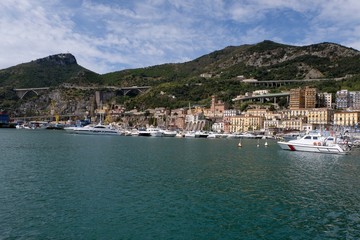 Fototapeta na wymiar Port de Salerne en Italie
