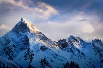 Poster Mountain peak in National Park, Nepal. Region of highest mountains in the world. © Andrii Vergeles