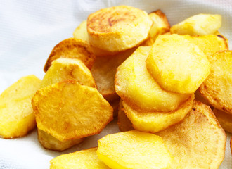 fried potato cihips fresh