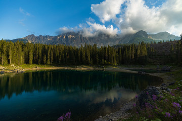 Fototapeta premium a sunday afternoon at Lake Carezza