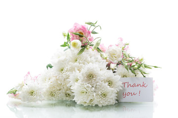 Obraz na płótnie Canvas bouquet of white chrysanthemums isolated on a white