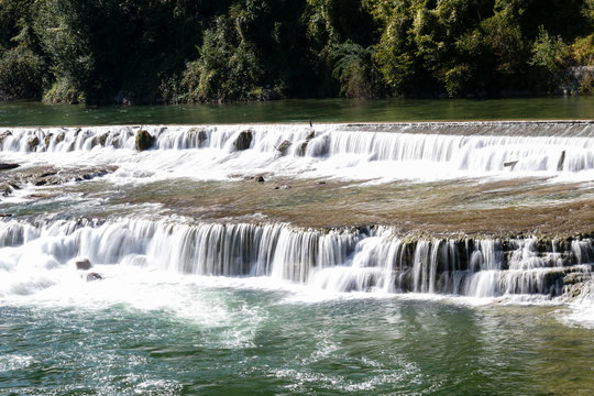 rauschender Wasserfall 