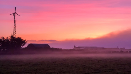 Obraz premium Sunrise on the Farm