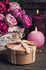 Fototapeta na wymiar Red hydrangea flowers and pink roses