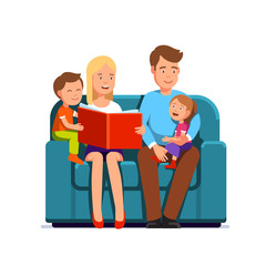 Obraz premium Mom and dad with two kids sitting on a couch