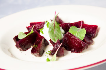 salad with beetroot and yogurt