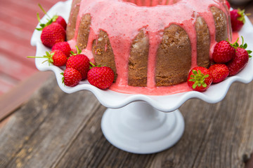 bundt strawberry cake