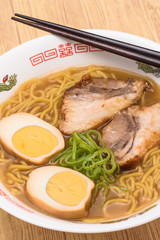 豚骨醤油ラーメン