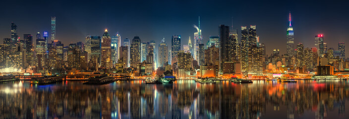 Panoramic view on Manhattan at night, New York, USA