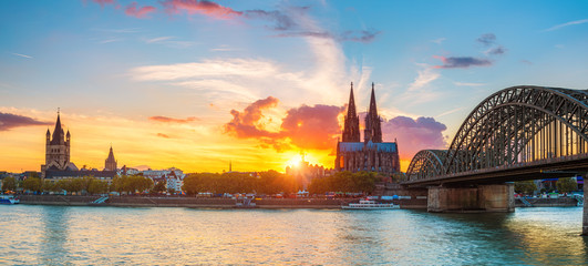 View on Cologne at sunset - obrazy, fototapety, plakaty