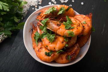 grilled shrimps with tomato sauce