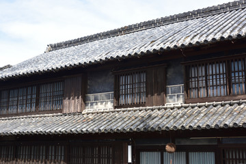 日本の岡山県瀬戸内市の牛窓の古くて美しい建物