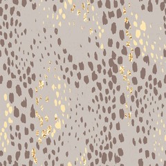 Abstracte kunst naadloze patroon met hand getrokken wilde bruine en gouden textuur, dierlijke roofzuchtige print. Vectorillustratie voor inpakpapier, textiel of behang.