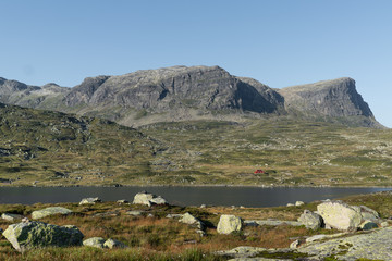Fototapeta na wymiar Gebirge in Norwegen mit See