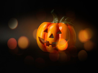 Dynia halloween. Ozdoby na czarnym tle.
