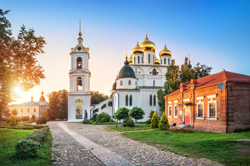 Собор Дмитровского Кремля и колокольня Cathedral of the Kremlin in Dmitrov and the bell tower