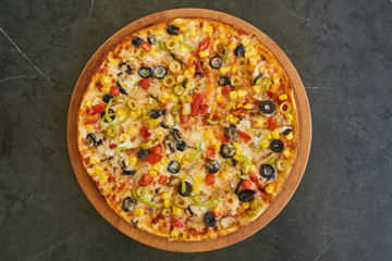 Delicious fresh vegetarian Italian pizza