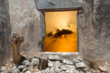 Ruine im Sonnenuntergang