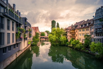 Nürnberg, Blick von der Karlsbrücke zum Henkersteg, Pegnitz