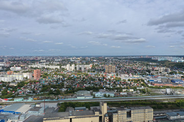 Obraz premium the railway passes through the city, Oktyabrsky district, Novosibirsk, Russia, the month of September