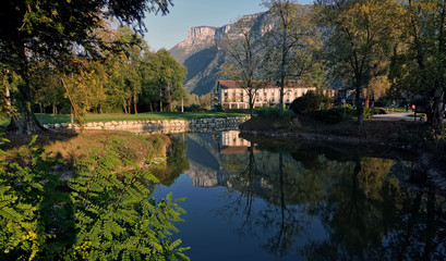 Fototapeta na wymiar Paysage automnale en Isère près de Grenoble - France