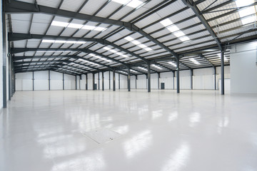 empty warehouse - 291535747