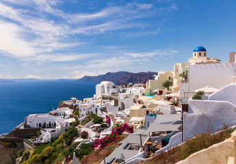 Fototapeta na wymiar scenic view of the atoll Santorini , picturesque greek town with white buildings