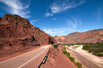Camino entre Salta y Cafayate Argentina