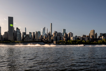Fototapeta na wymiar The buildings of midtown Manhattan view from Long Island City