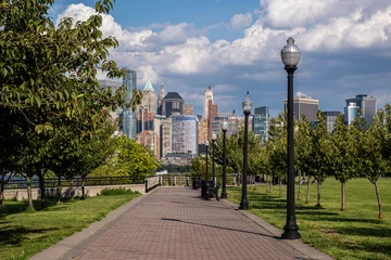 Der Liberty State Park ist ein Park im US-Bundesstaat New Jersey gegenüber von Liberty Island und Ellis Island © Studio 30fps