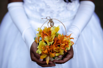 Arrangement with wedding rings - Wedding alliance