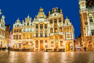 Fototapeta premium Grand Place in Brussels in night, Belgium