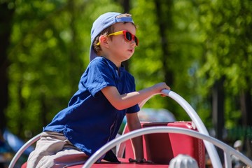 Obraz premium Fun summer park activity joy, play happiness.