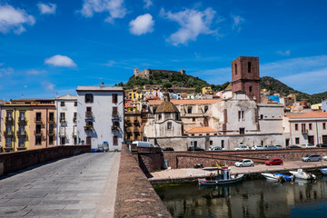 Städtchen Bosa auf Sardinien