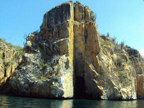 acantilado en mochima