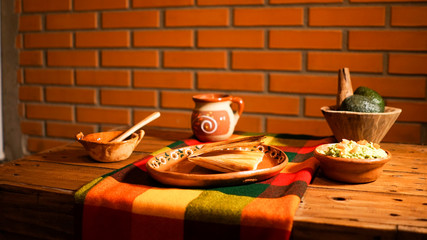 Tamal envuelto en hoja de maíz 