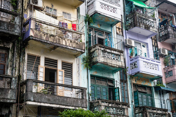Fototapeta na wymiar dirty facades of downton rangoon
