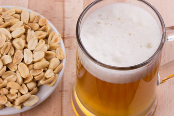 Light beer and peanuts
