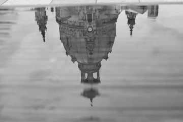 Frauenkirche Dresden spiegelt sich im Wasser © Frank