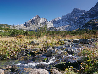Dolina Gąsienicowa II - strumień widok na Kościelec i Świnicę © Ola i Eryk