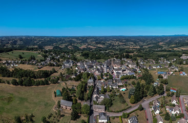 Fototapeta na wymiar Sainte-Féréole (Corrèze, France) - Vue aérienne