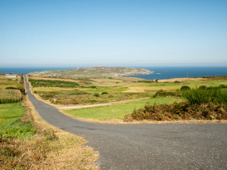 carretera comarcal que conduce hasta el mar
