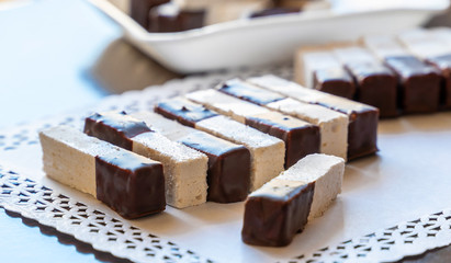 ZEFIR WAMES IN CHOCOLATE