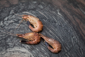 Ganze Norddeutsche  Nordsee Krabben mit Schale und Karkassen