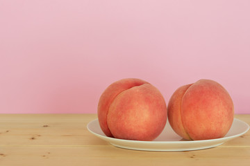 日本の桃とコピースペース