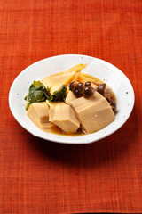和食　ゴマ高野豆腐煮