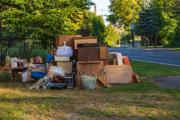 Sperrmüll am Straßenrand