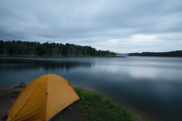 北海道　朱鞠内湖での湖畔のキャンプ