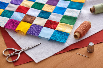 Process of quilt sandwich assembling, sewing accessories